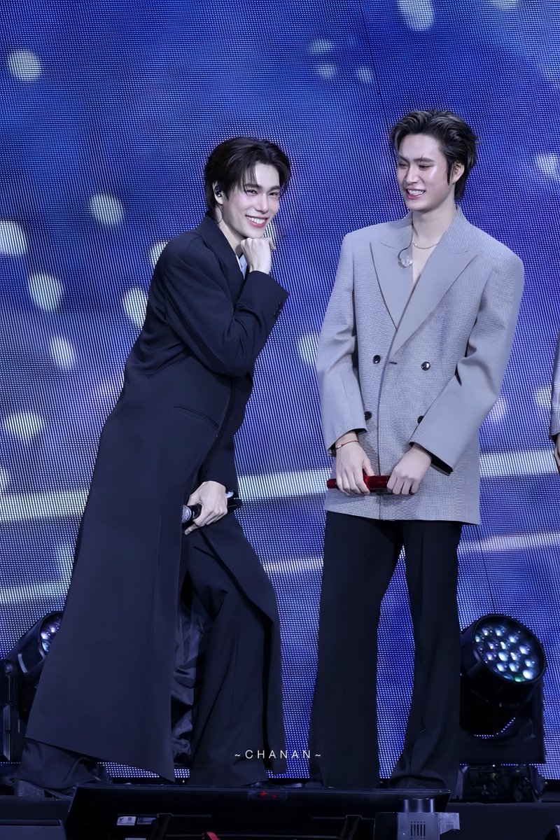 เนี่ย!!!! คนสวยขา 🎀  ~ 

SENDLOVE PHUWIN RISERCON

#RISERCONCERTD2
#phuwintang