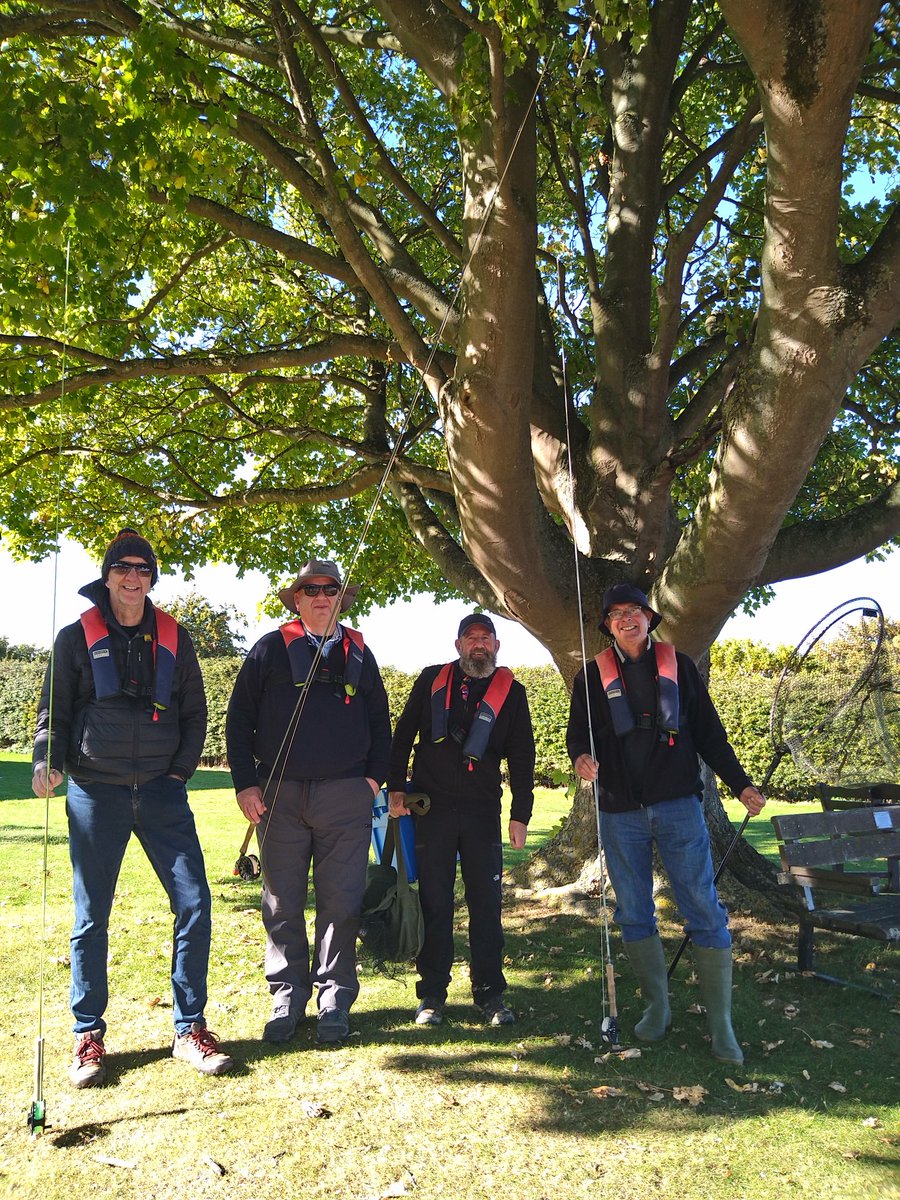 andyflyfisher's tweet image. Happy days!!

Guiding a group of lads at Eyebrook Trout Fishery 

#Flyfishing #guiding #memories