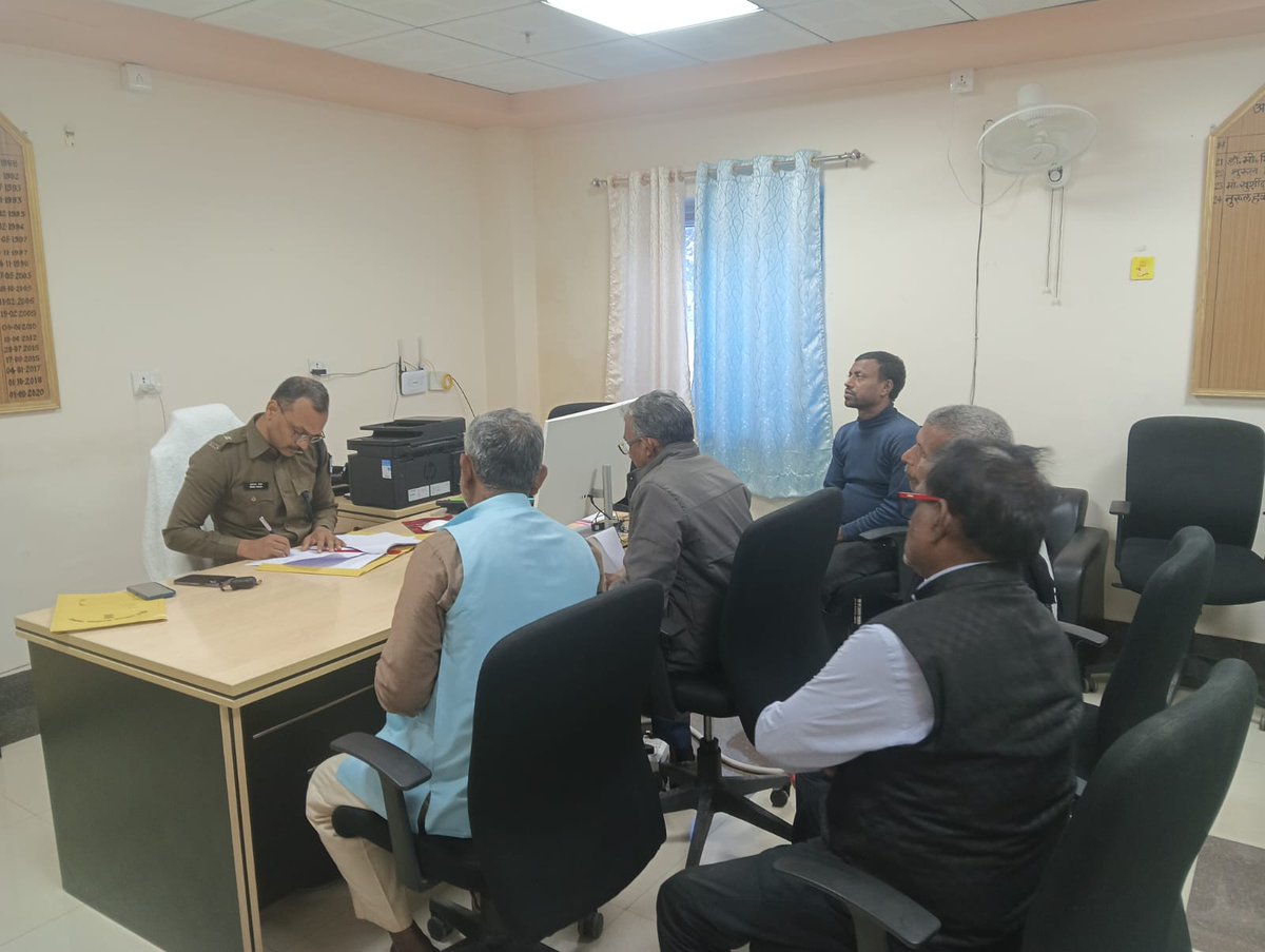 आज दिनांक-13.02.26 को  अनुमंडल पुलिस पदाधिकारी सदर-1, नालन्दा  के द्वारा प्रत्येक दिनों के भाँति  अपने कार्यालय में आम जनता की शिकायतों को सुना गया एवं संबंधित पुलिस पदाधिकारी को विधि-सम्मत कार्रवाई हेतु आवश्यक दिशा-निर्देश दिया गया!