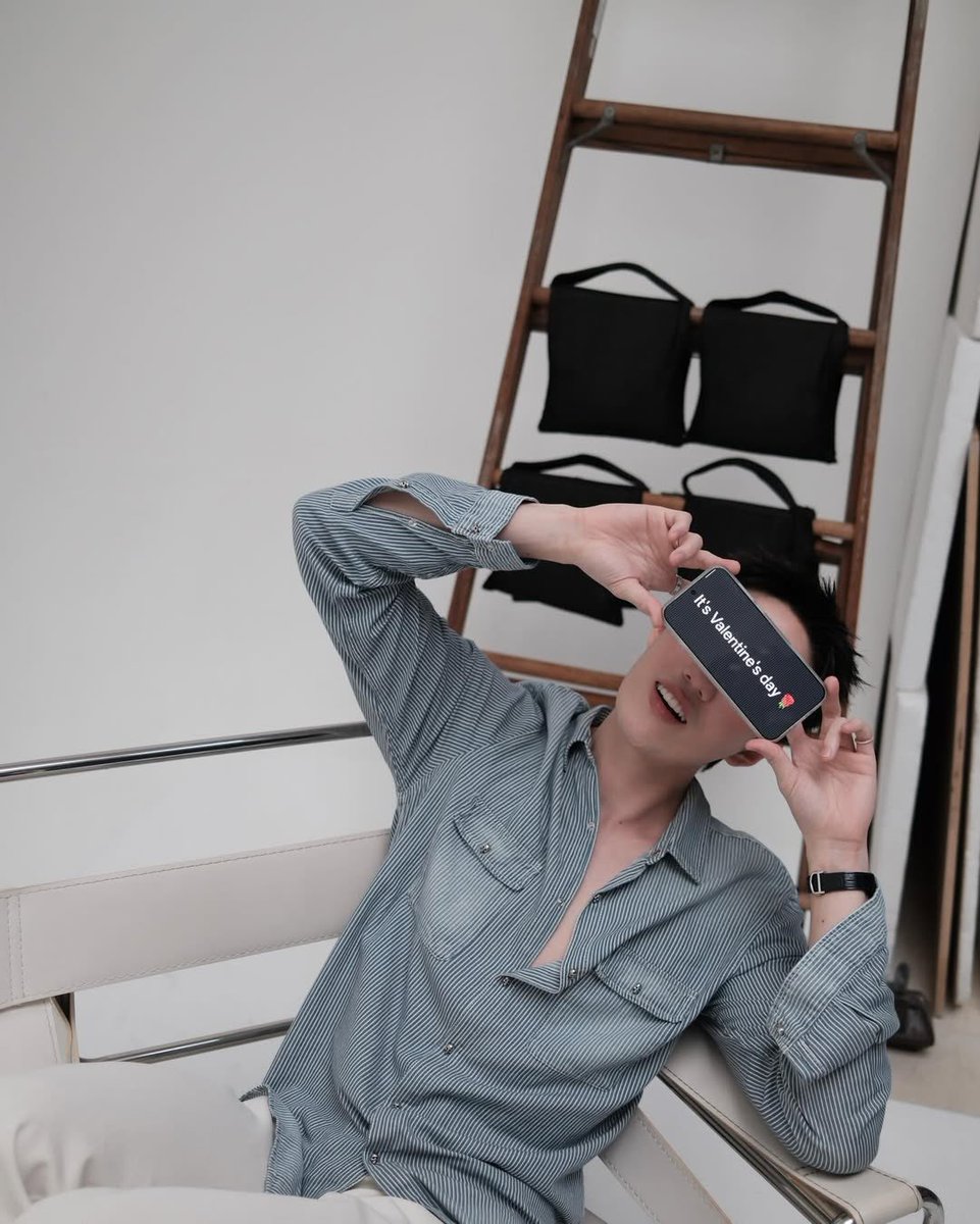 [IG Update] 💘🎂

see more >> instagram.com/p/DUujNqZkwIw/…

#Thanapob_lee #Tnpleeconnect