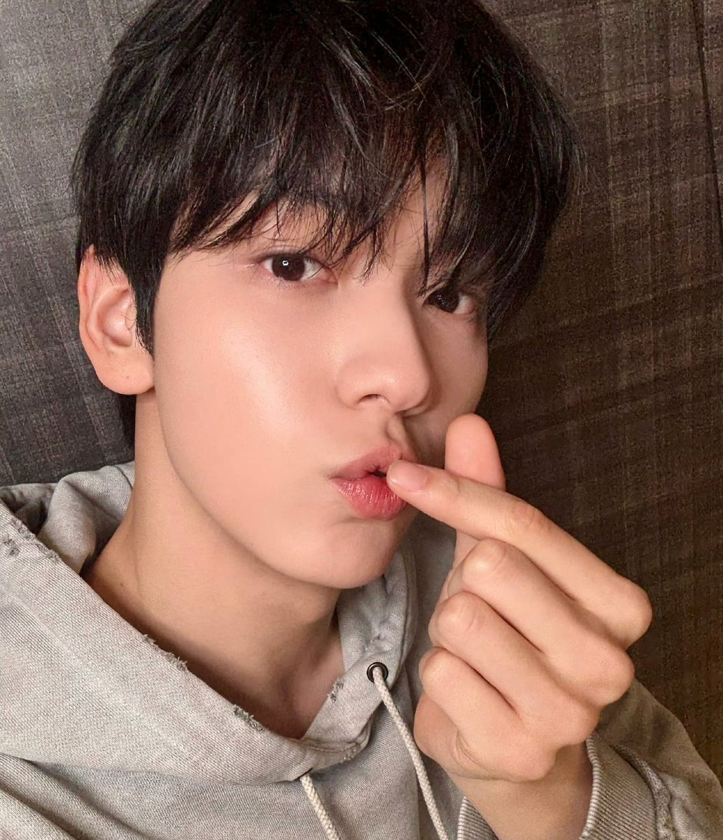 .             2019년 수빈                             2026년 수빈