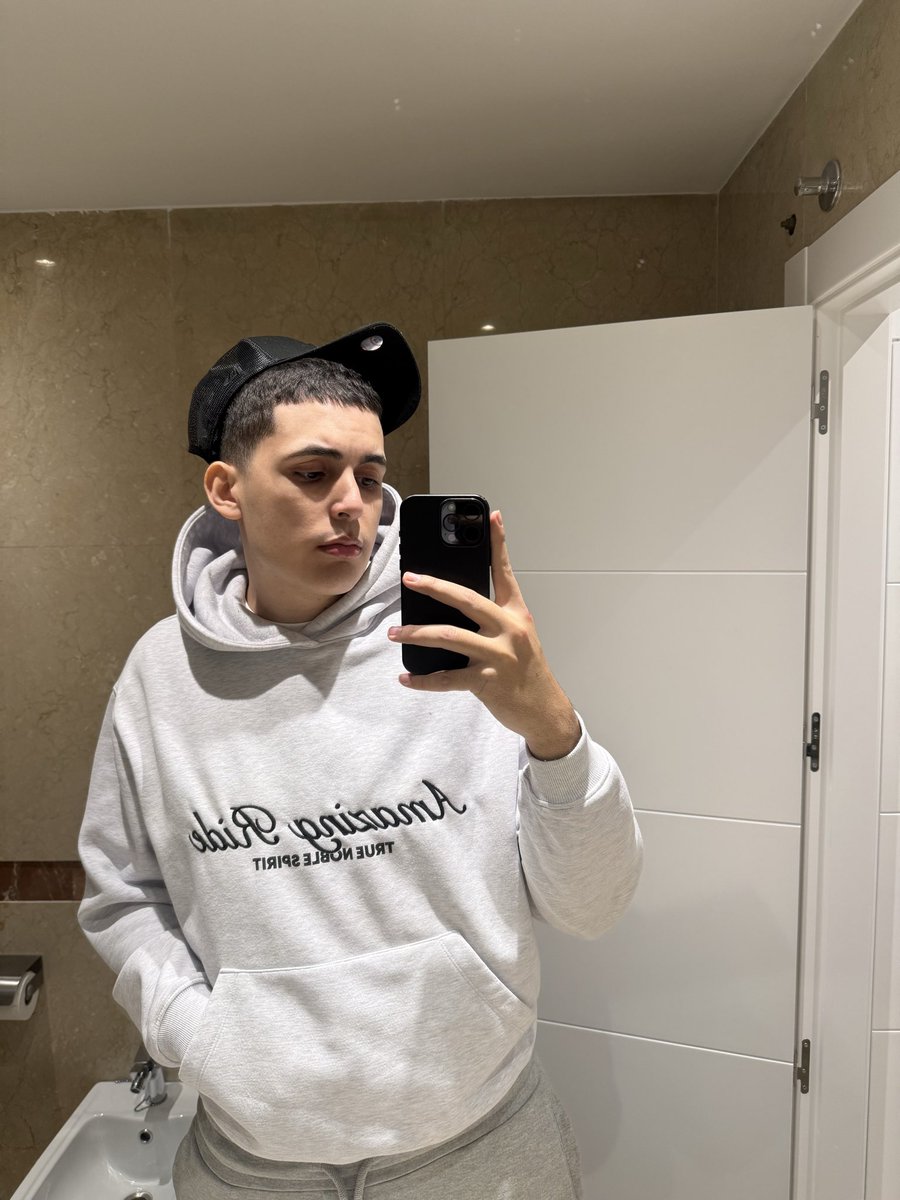 KafriStyle tweet media