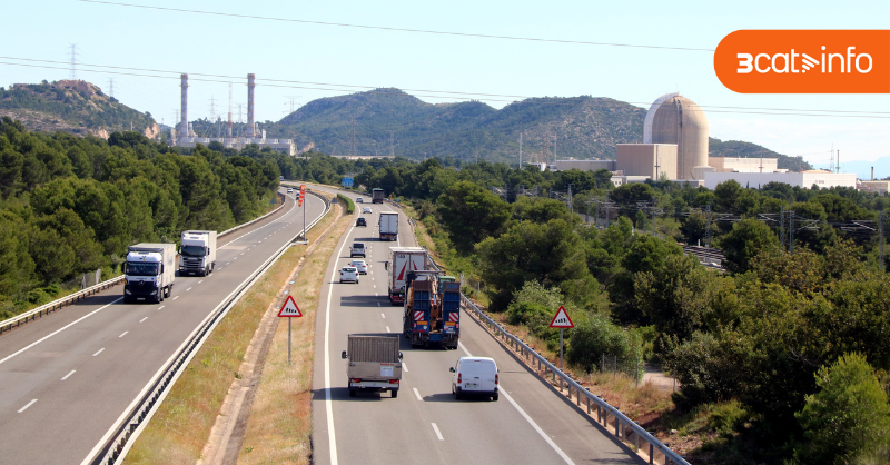 L'AP-7 està tallada a Vandellòs i l'Hospitalet de l'Infant, en sentit nord, per l'accident d'un camió que ha bolcat cap a les 6 del matí 3cat.cat/3catinfo/la-ne…