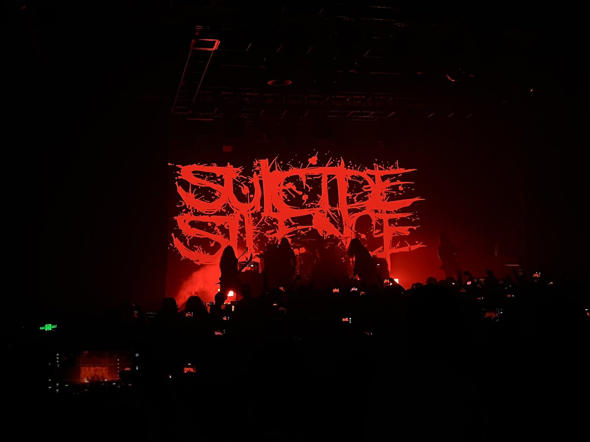s!xpence (@ifiwereamoth) on Twitter photo 