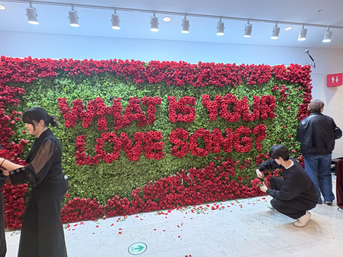 The hidden message!
#whatisyourlovesong