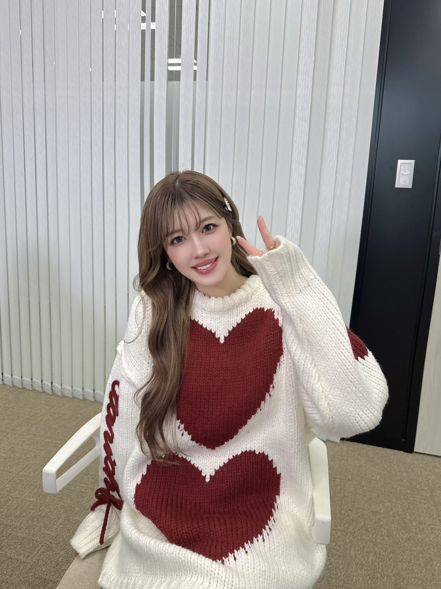 ハッピーバレンタイン！本日の夏焼さんはオンラインお話会やっております！後ほどお裾分け画像載せますね！#夏焼雅