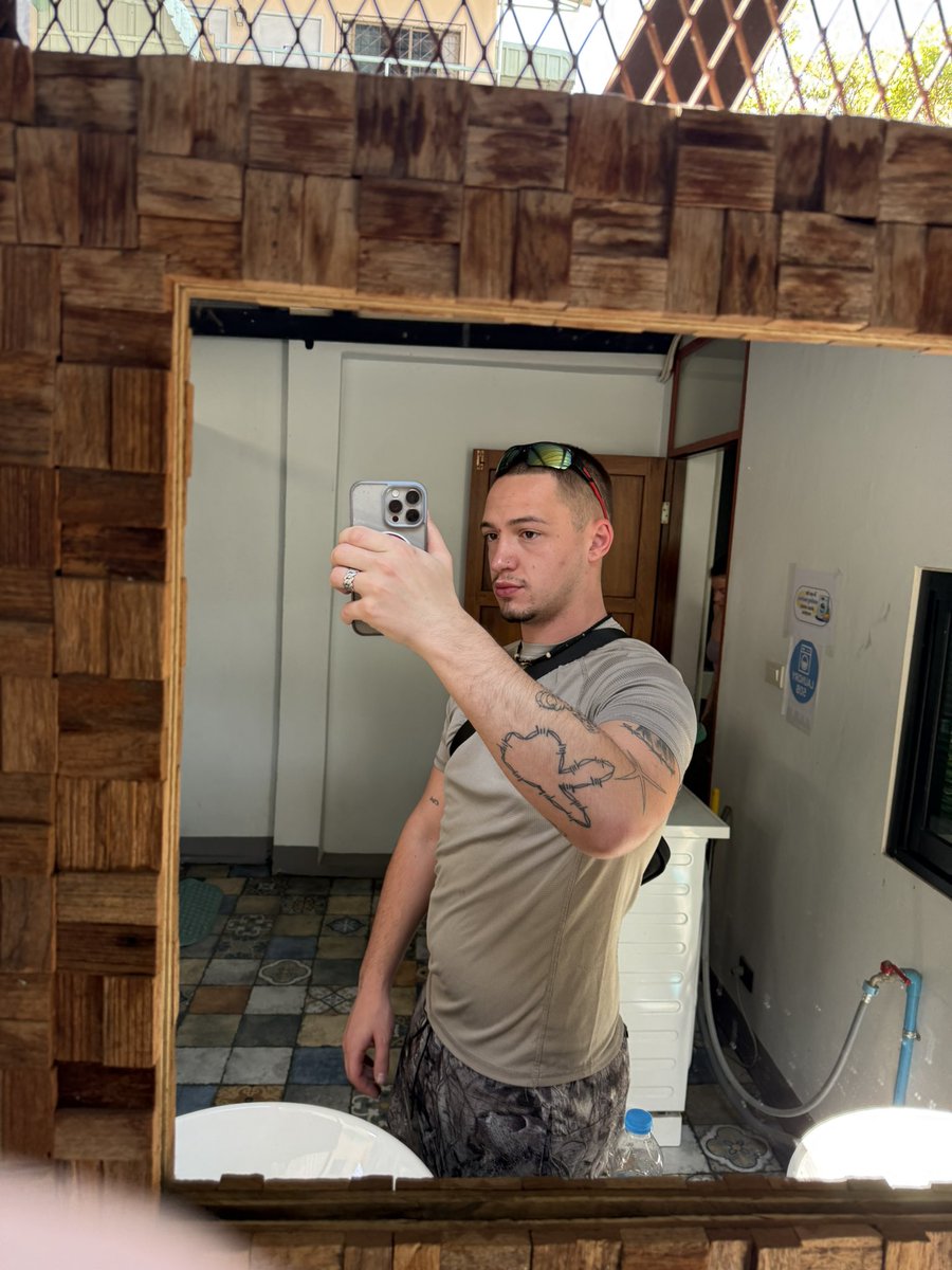 ewan💋 tweet media