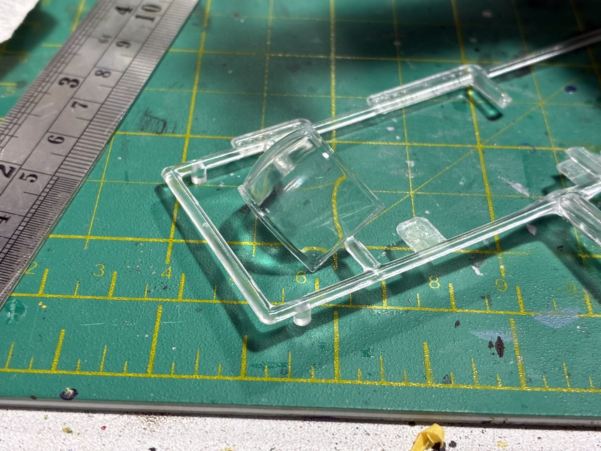 ztz3oo's tweet image. #Monogram 1/48 #P51B #マスタング 
始めました。初版は1968年。凹モールドです。合いはなかなか良好。マルコム風防も付属してます。