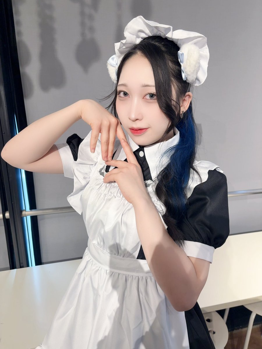 GOTANDA G3さんでのシュウカイありがとうございます✨
久しぶりにポニーテールした〜みんなのメイド服いいね(    ◜ω◝   )今日初現場も上野から2回ししてくれた人もありがとう!
💙ペンラも📸物販も🍫も取り置きありがとう✨

#モフルロック #天使茉莉