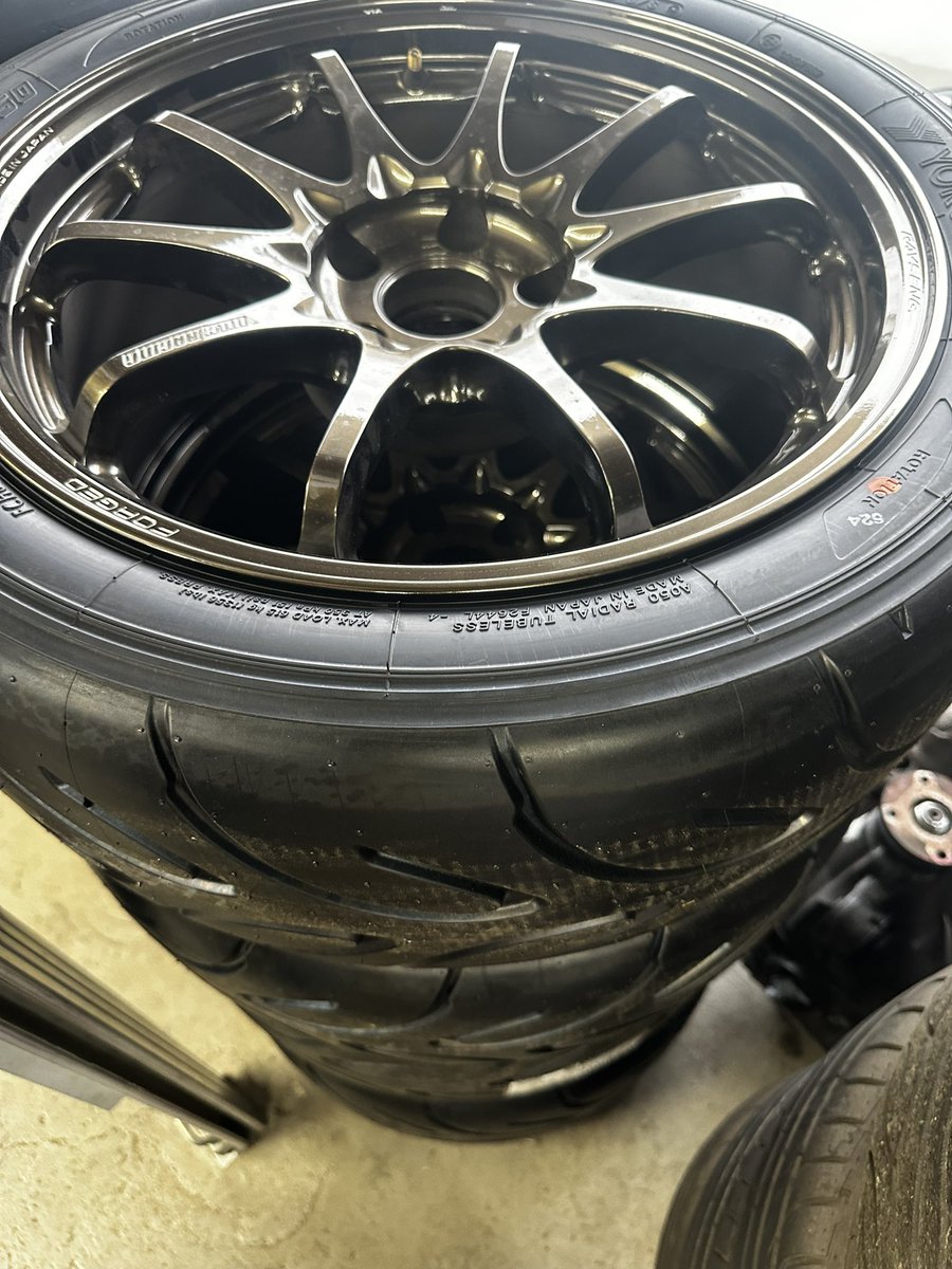 TiRacingtir's tweet photo. V6エキシージお客様
タイヤ交換入ります。
レイズ CE28N-plus
A050 225/45-17 295/30-18
GSコンパウンドで!
#ロータス
#ce28nplus
#A050
#TiRACING https://t.co/NemNYAnChu