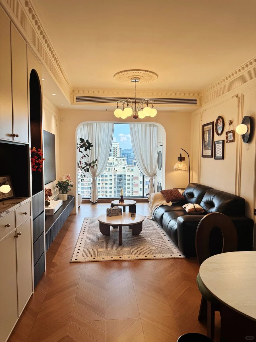 PX3603's tweet photo. 69㎡小户型🏠法式中古风搭吊灯真的很权威啊！ https://t.co/xDbD5xZd7U