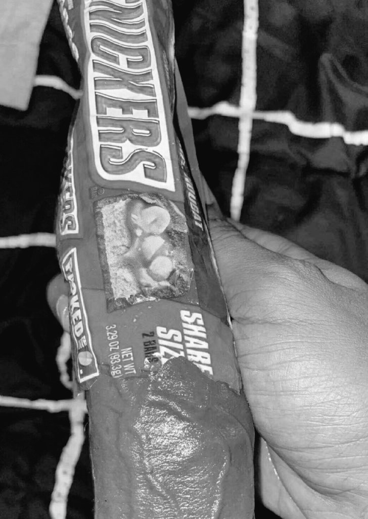 _bintang_ryn's tweet image. Coklat batang ku lebih big bulge Dri ini🍫 #valentineday