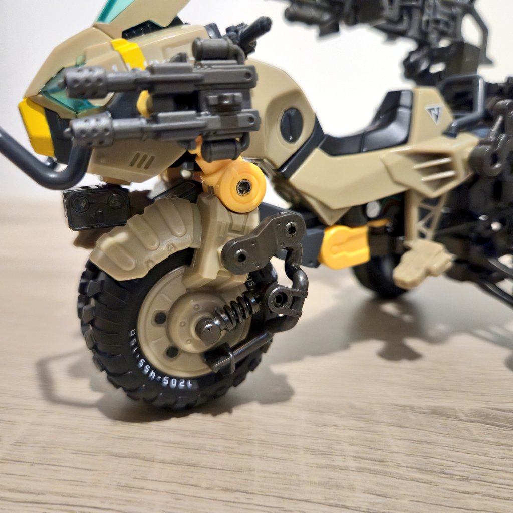 良くわかんない位ゴチャっと盛り付けた最高のバイクさ

#オルタードナノ