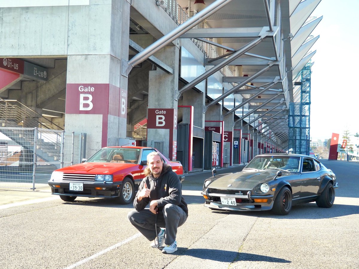 yasaimeijin0240's tweet image. 今日はドイツの親友とDR30の日本の親友の3人でfswへ！🚗😊
圏央道では火災渋滞、東名も事故渋滞、下道も渋滞…。😱鎌倉から３時間以上かかりました。😭
#s30z #240z #dr30 #富士スピードウェイ #fsw

Du hast es endlich zur FSW geschafft, zu der du schon immer wolltest. 😊Lass uns zusammen