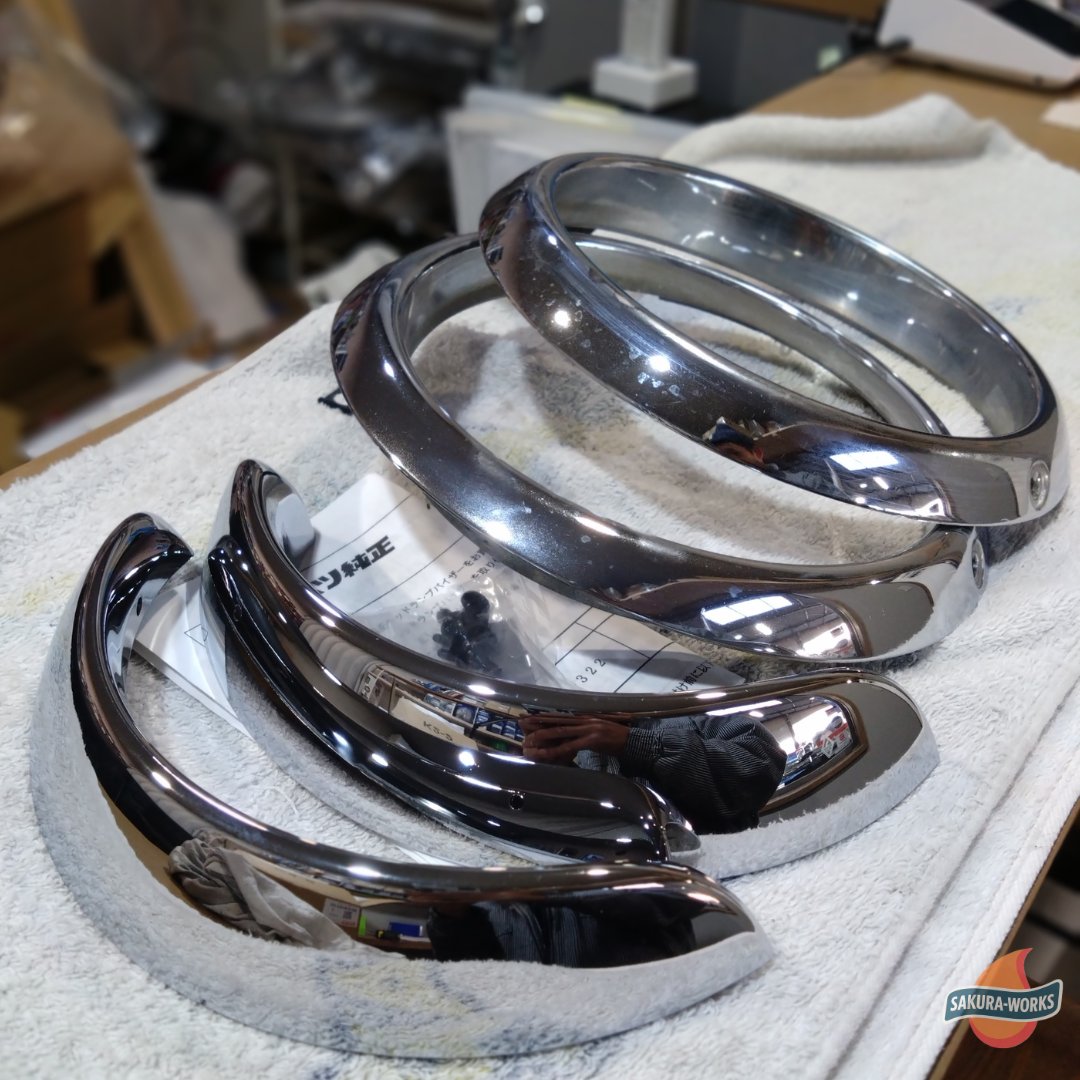 SWorks0303's tweet image. L700ミラジーノのオプションパーツ。ヘッドランプバイザー。社外品も見かけますが、個人的には純正推し。このクオリティでこの価格。かわいさ3割増しでございます。
#gino #mira #daihatsu #l700 #ジーノ #ダイハツ #ミラジーノ #ヘッドランプバイザー