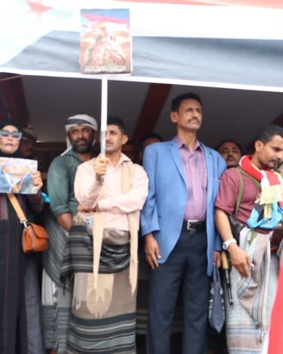 محمد سالم البوحر
قائد النخبة الشبوانية
اليوم من داخل أبين
يرفع صورة الشهيد رفيق النضال عبداللطيف السيد
#ابين_تجدد_العهد_للجنوب