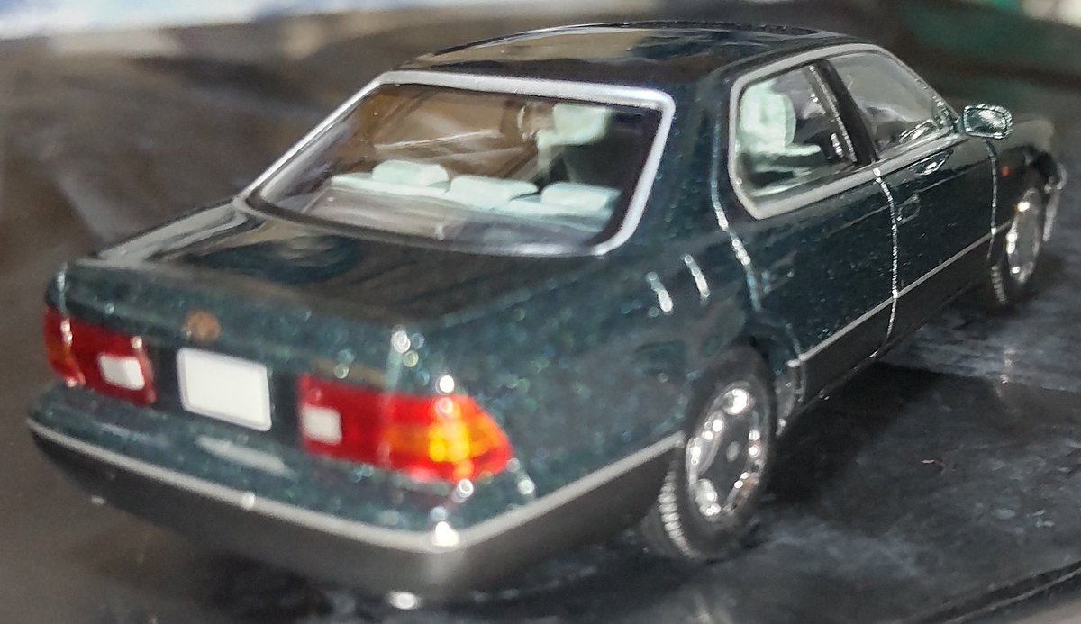 トミカリミテッドヴィンテージネオ トヨタ セルシオ C仕様Fパッケージ