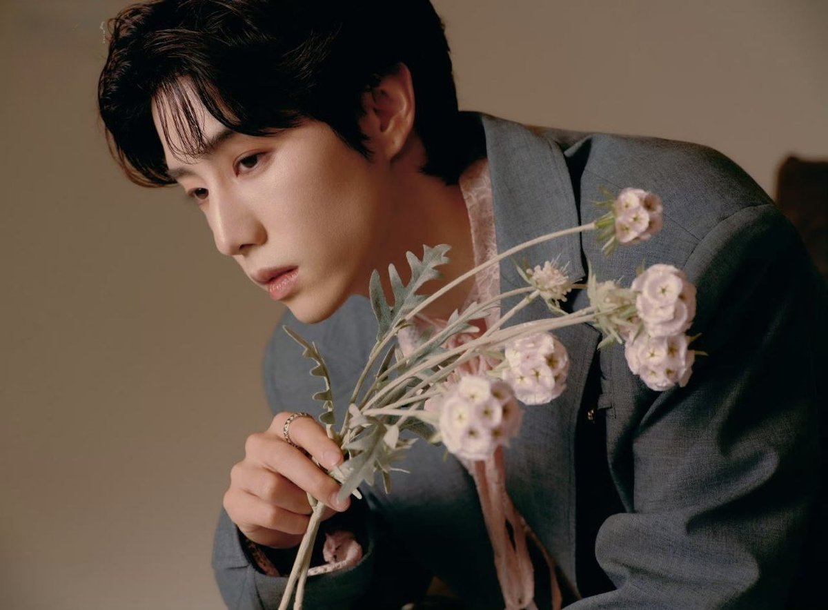 Happy Valentine's Day everyone! 💐❤️

#MarkTuan #Mark #段宜恩 #마크 
<a href="/marktuan/">Mark Tuan</a> <a href="/DNAmngmnt/">Mark Tuan Official</a>