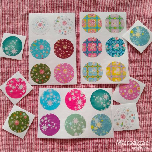 昨年新しく作ったシールをやっと全部切り終わりました✨
下の星空っぽい微生物柄は、レターセットに入れていたものですが、単体でも販売しようかなと。（色々準備の都合で先になりそうですが）