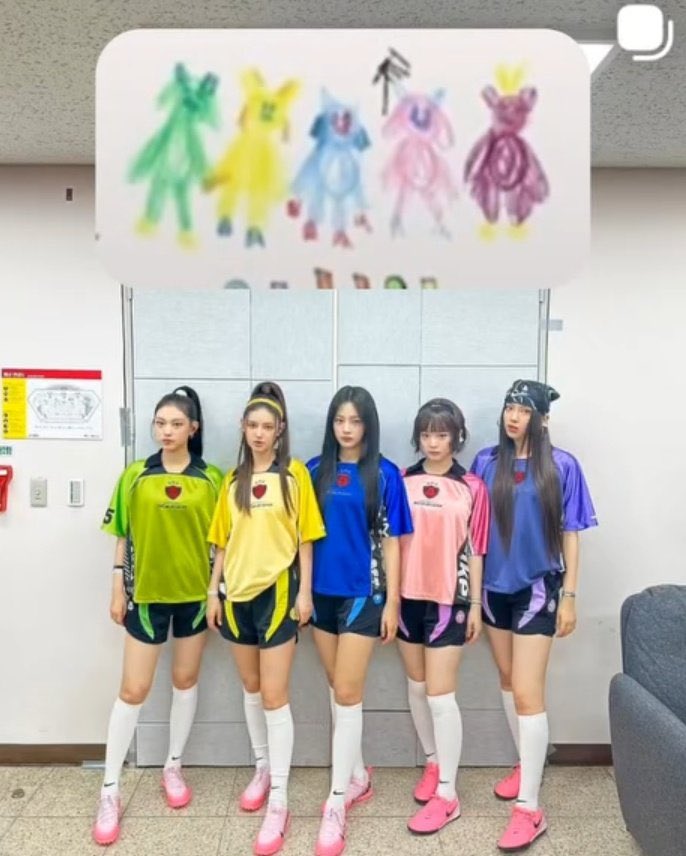 Kasian ya newjeans, plan 7 tahunnya di curi belift, abis itu dilecehkan dan di mocking sama staff belift. Dan malah dibikin jadi pemeran antagonis dengan dianggap "little monster" yang harus diganti karena dianggap mengancam. I don’t know why people are being so mean to them