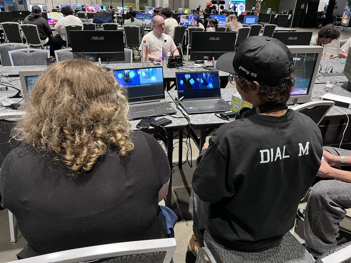 kuro🖤 tweet media