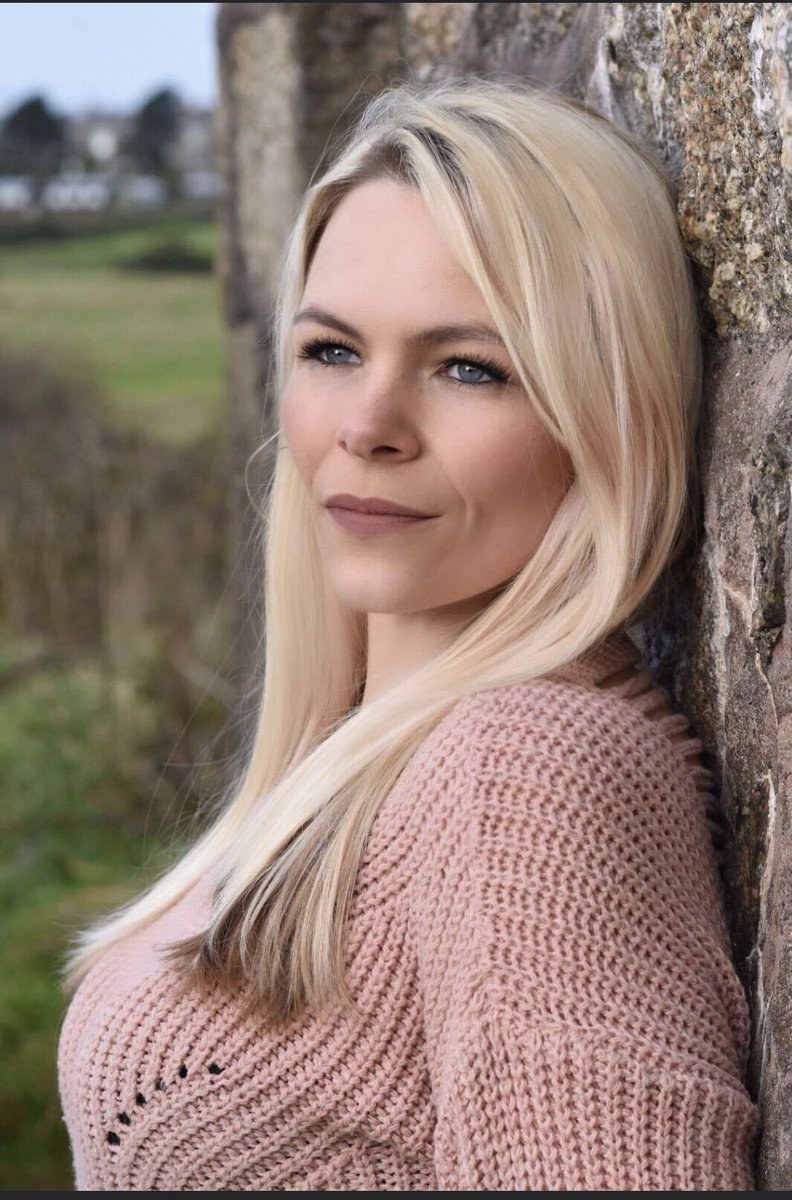 Miss Hazel tweet media