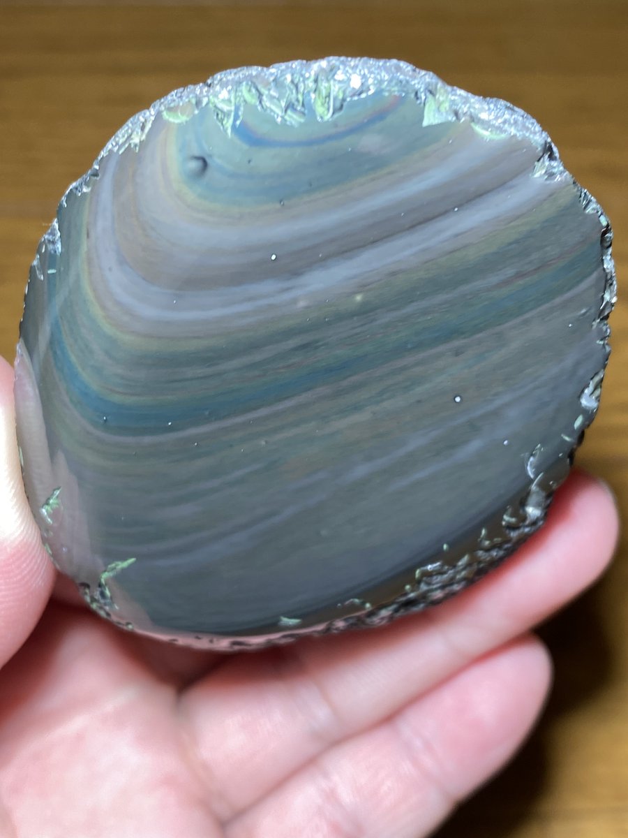 今日磨いた十勝石 両面磨いてしまった。 虹色。