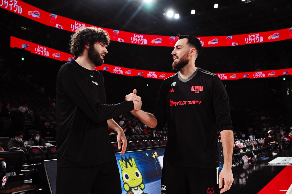 ALVARK_TOKYO's tweet photo. 📸📸
@fieler20 @SagaBallooners 
#アルバルク東京 #佐賀バルーナーズ https://t.co/MKknvtYJx5