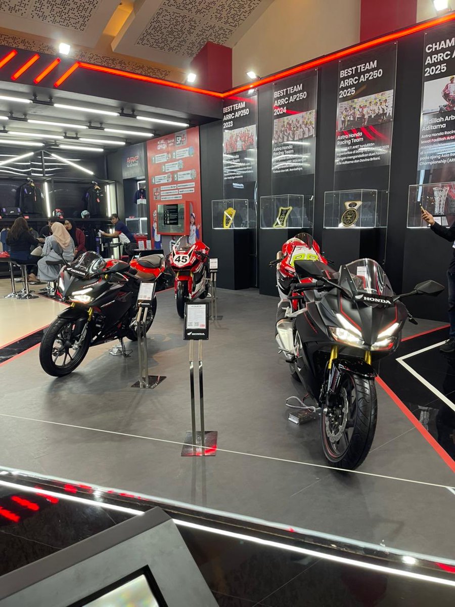 astramotor's tweet photo. Gaspol ke IIMS bareng Astra Motor!
Motor-motor terbaik Honda siap kamu lihat langsung ๐
Udah mampir ke booth-nya belum? ๐
Cuma sampai 15 Februari aja, BroSis!
#AstraMotor #IIMS2026 #HondaMotor https://t.co/5jlOzRuxrY