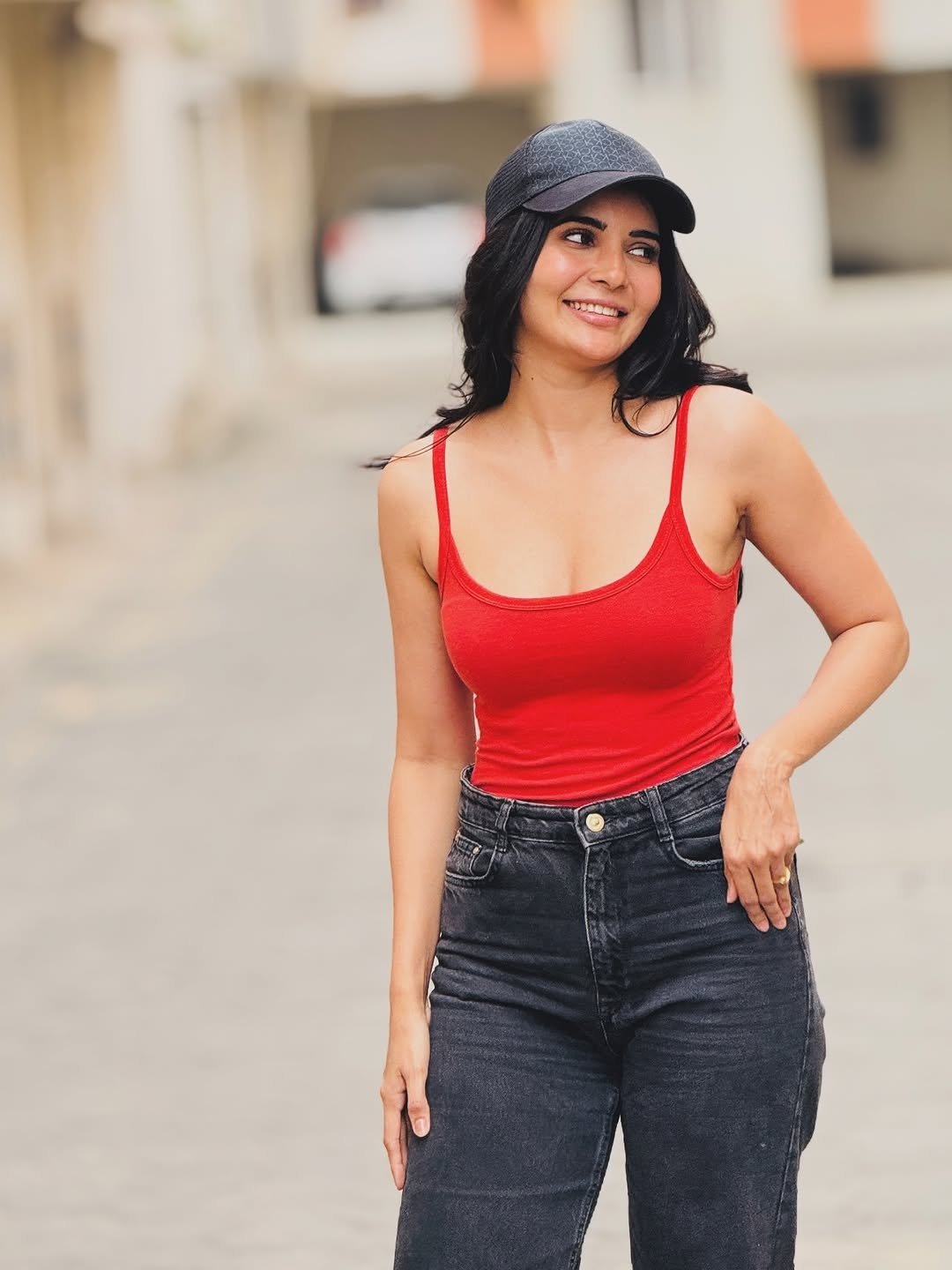 HBGnjO2agAA_7dh?format=jpg&name=large