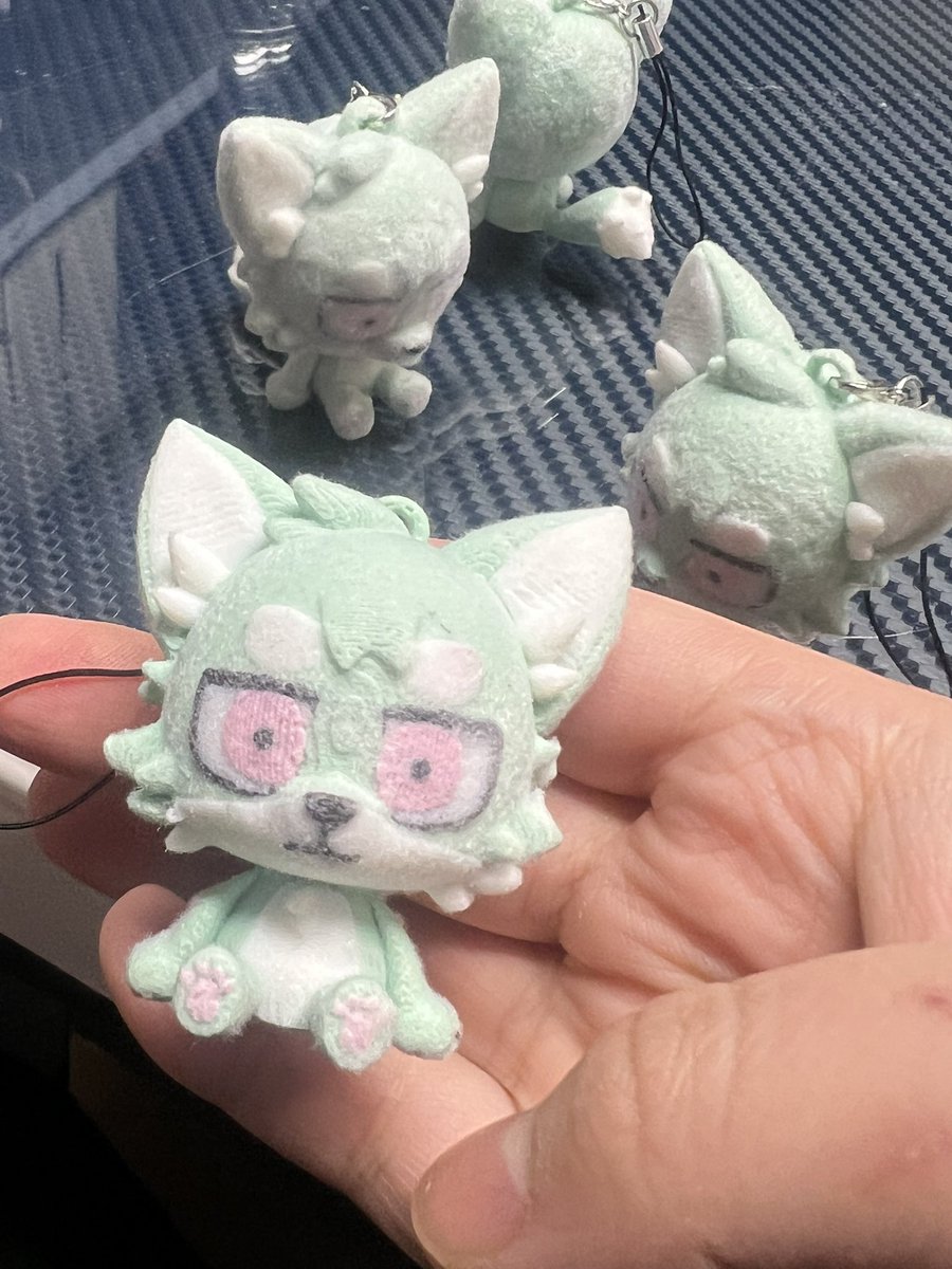 Qooz90's tweet photo. Making some fluffballs https://t.co/VorttZful9