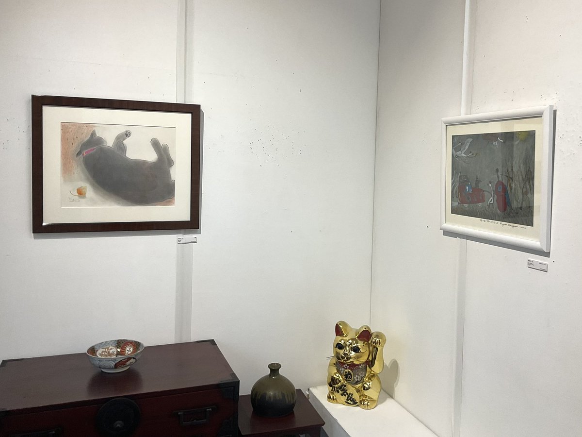 hitsujigaro's tweet photo. 「猫猫展VI」を開催中です。平面から立体まで大小様々な猫たちを30点以上展示中です。ちょっとしたグッズやオブジェも並んでますのでぜひお越しください🐈🐑 https://t.co/4kaP1zg7z9
期間▶︎ 1月30日(金)〜2月10日(火)
#羊画廊 #古町 #猫 https://t.co/dOlTvL5I1k