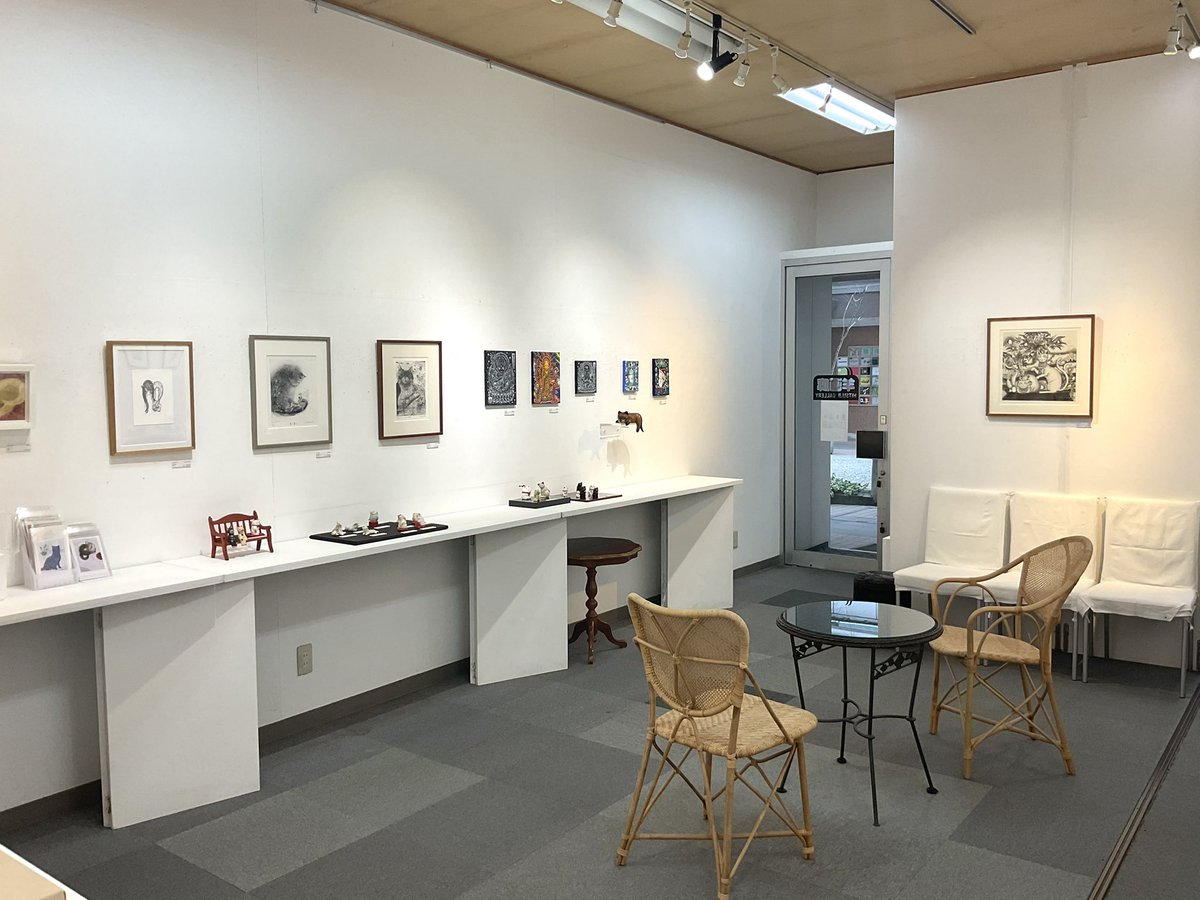 hitsujigaro's tweet photo. 「猫猫展VI」を開催中です。平面から立体まで大小様々な猫たちを30点以上展示中です。ちょっとしたグッズやオブジェも並んでますのでぜひお越しください🐈🐑 https://t.co/4kaP1zg7z9
期間▶︎ 1月30日(金)〜2月10日(火)
#羊画廊 #古町 #猫 https://t.co/dOlTvL5I1k
