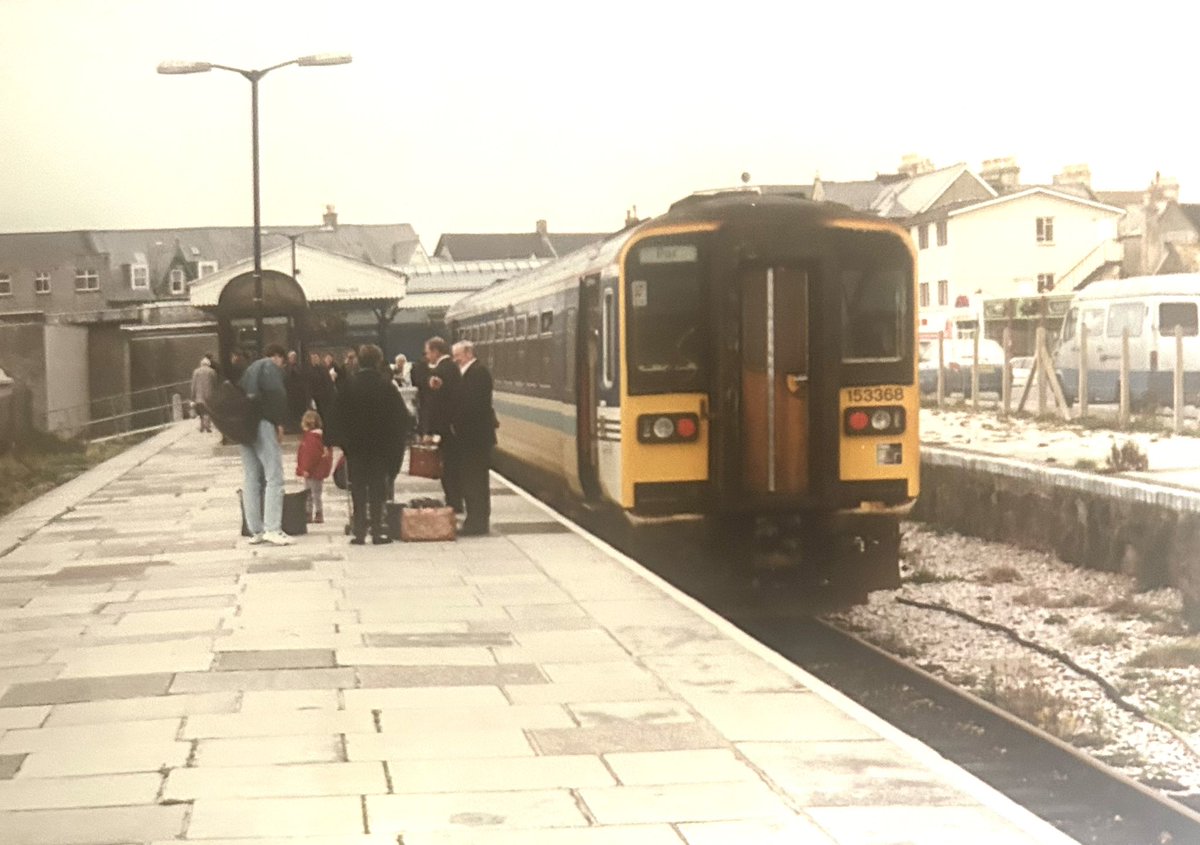 LeicRailAle170's tweet photo. #SprinterSaturday 153368 at Newquay 30.9.96 https://t.co/WnANuyh0ZB