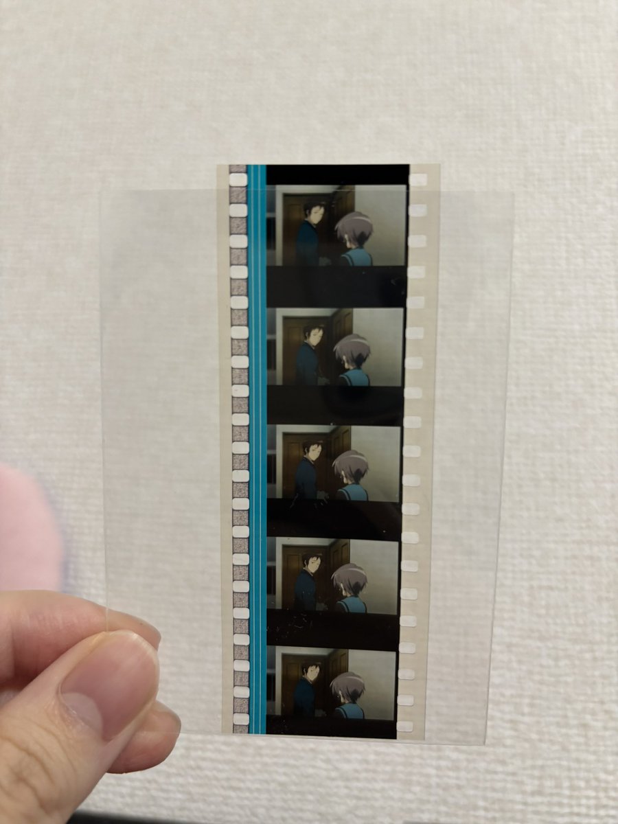 doraemonrx78's tweet photo. 涼宮ハルヒの消失 観に行ってきました！
特典フィルムは長門宅にて長門がキョンを引き止めるシーン。結構嬉しい https://t.co/UAsEGLEa4d