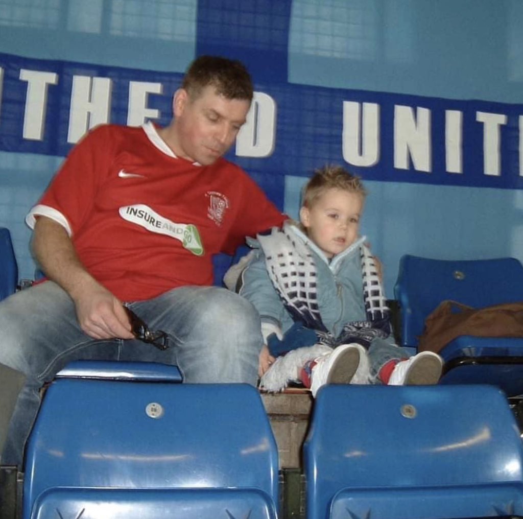 briancjeeves's tweet photo. Roll Reversal…

⚽️ Feb 2007 - Hillsborough - Sheffield Wednesday v Southend.

⚽️ Feb 2026 - Allianz Stadium - Sydney FC v Adelaide United.

A fair few miles in between too!

Still special going to the football with the Big Lad. He’s bigger than me these days!

#LoveSydney 🇦🇺 https://t.co/UoRoEzP4T0