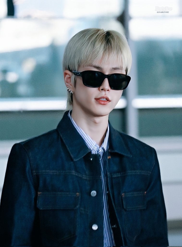 XngHanArchive's tweet photo. FASHION #XNGHAN https://t.co/Eq3PGqWU08