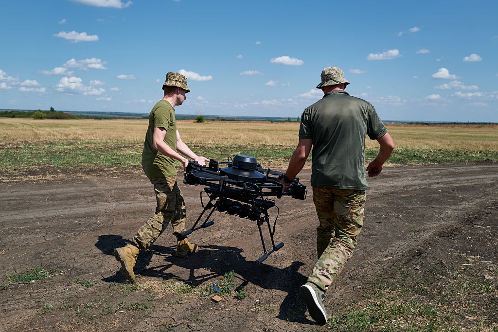 businessamnl's tweet image. Oekraïne lanceert “Mission Control” om drone-oorlogsvoering te revolutioneren businessam.be/oekraine-lance… #Oekraïne #DroneOorlogsvoering #MissionControl #Technologie #MilitaireInnovatie