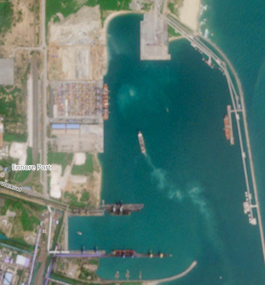 UpdatesChennai's tweet image. Work on Chennai Ennore's Container Terminal expansion in full swing. With a berth length of 330 mtrs, it will further add additional 0.7 Million TEUs when it's done later this year... #Chennai #Port 🏗️🚢