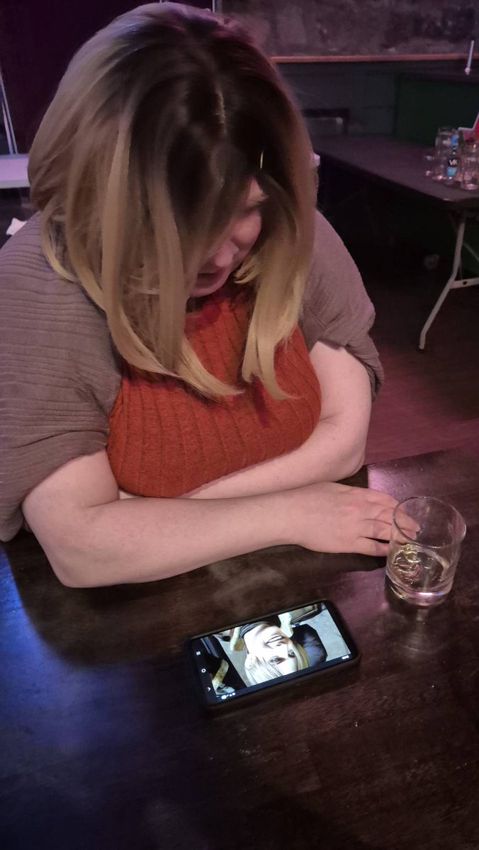 CodeCrownPod's tweet image. When he's hanging out with the super spy in the red dress again and not returning your calls.

Dame da ne dame yo dame na no yo
Anta ga suki de suki sugite...

#ResidentEvil #REBHFun #Cosplay #ResidentEvil4 #AshleyGraham #LeonKennedy #HelpMeLeon #Yakuza