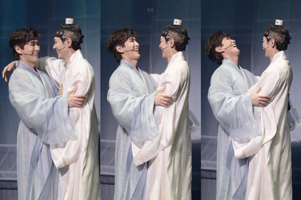 260213 한복 입은 남자 커튼콜
#박은태 영실/강배
#카이 세종/진석
#짱쪼롱사진

영실이 넘어가요~