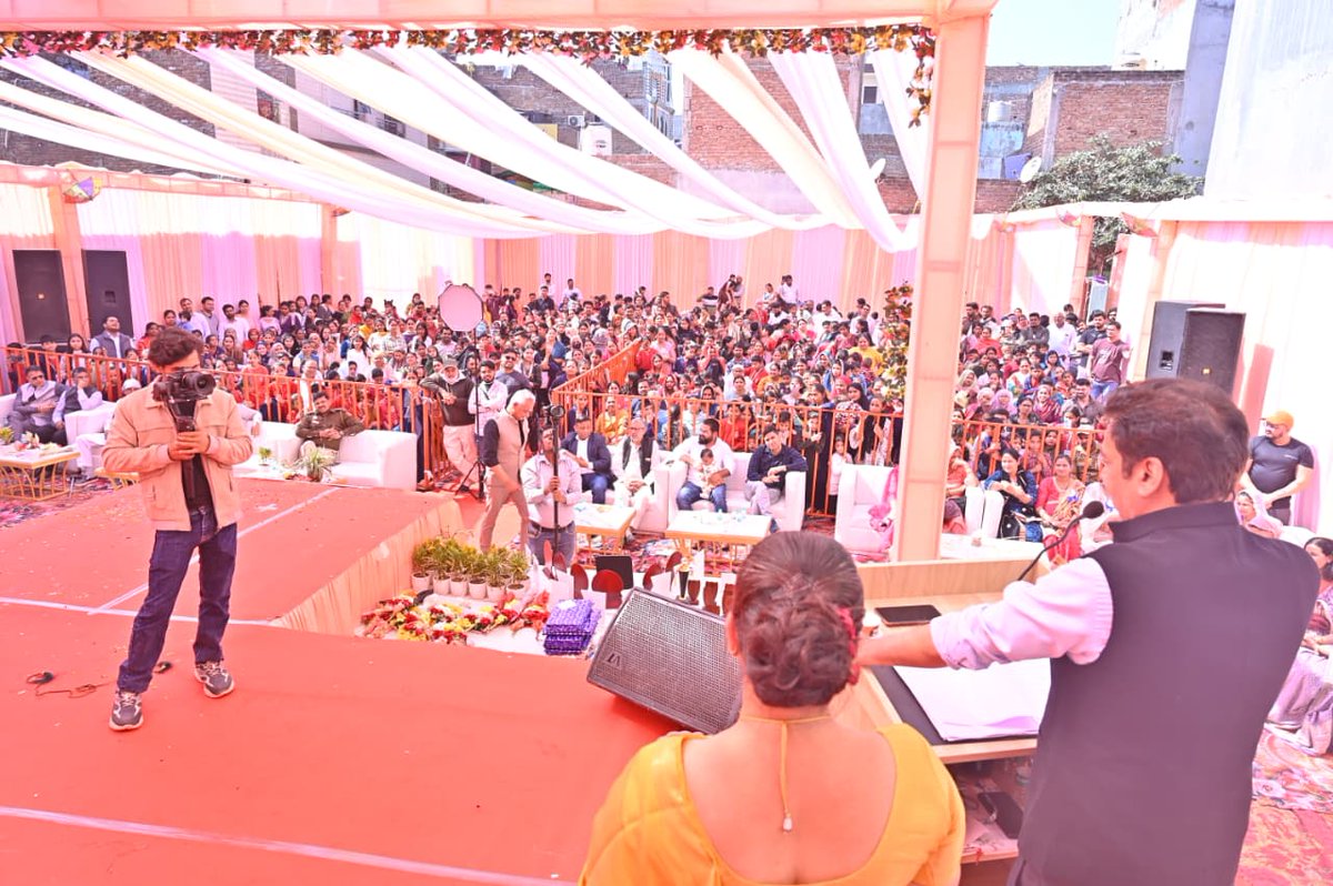 आज मदर्स वॉम्ब ग्लोबल स्कूल के प्रथम वार्षिकोत्सव कार्यक्रम में सम्मिलित होकर प्रतिभावान बच्चों का उत्साहवर्धन किया।

मेरी ओर से सभी ऊर्जावान छात्र-छात्राओं और समस्त विद्यालय परिवार को शुभकामनाएं।

#AnnualFunction