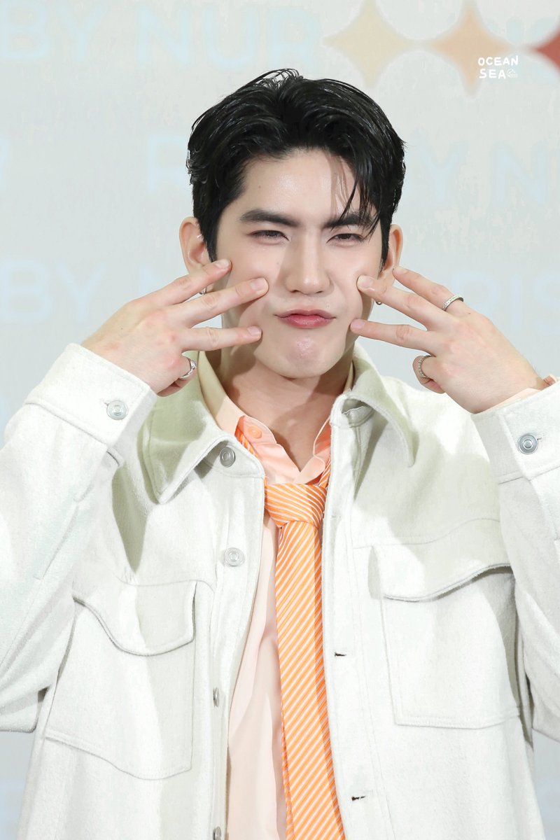 OceanSea0413's tweet image. 260214 @Sea_tawinan 

แมวดื้อนิ! 🐱💥🤲🏻🤲🏻

CRUSH ON SEA MY LOVE 
#SeayoumyValentinexRisebynur
#RisebynurxSea #sea_tawinan