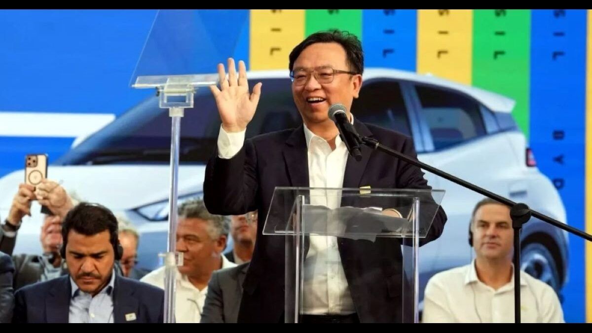 Geely contra BYD: duelo fratricida por ser el mejor chino global.
China no solo exporta coches baratos o tecnología. También exporta ambición por ser el fabricante chino más grande, poderoso e influyente. BYD y Geely son dos buenos ejemplos.
autofacil.es/geely-contra-b…