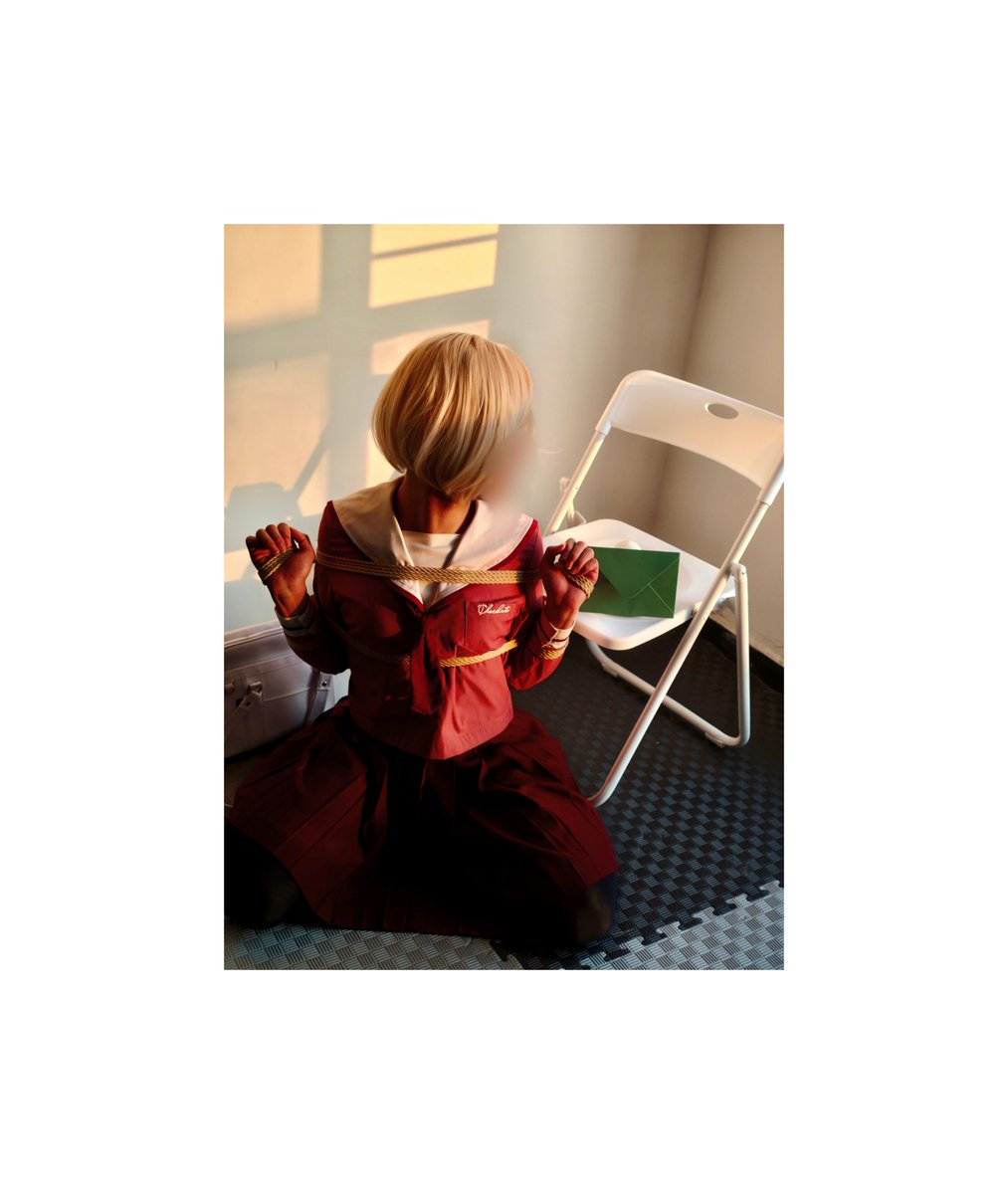 yuuyamihui's tweet photo. “手中无法传递出的情书 犹如你对我的无形枷锁。”
祝大家情人节快乐(៸៸᳐⦁⩊⦁៸៸᳐ )੭
💌：@yuuyamihui
🦋：@blindfish_blue https://t.co/DVZS9eaK7Y