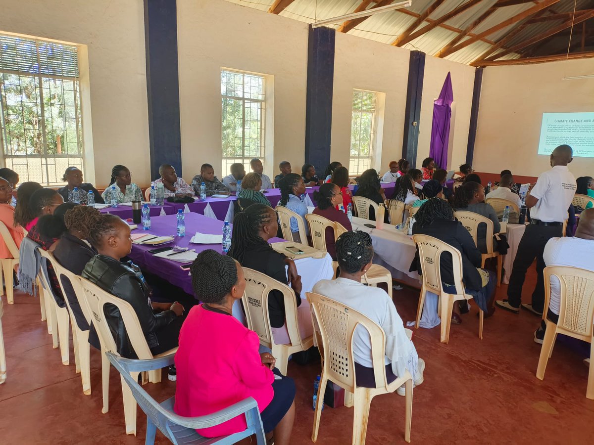 IccasaA's tweet photo. Yesterday we engaged over 50 nutritionists from Murang’a County Nutrition Technical Forum (CNTF) in an insightful session on the Gender-Climate-Change-Nutrition nexus.
Also present were @NutritionIntl & #KenyaUnionofNutritionistsAndDieticians.
#GCAN #Nutrition #PolicyDialogues https://t.co/xOIkXfnorz