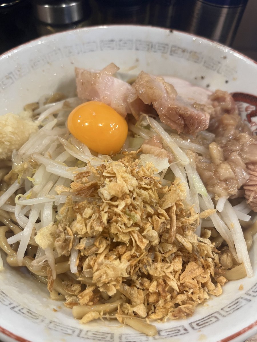 mikansei_sawada's tweet photo. 今日はバレンタインデーことわたしの誕生日。無事にまた一年過ごせますように。
41歳初めてのご飯は豚山の汁なし。 https://t.co/pWCCs2Kc0Z