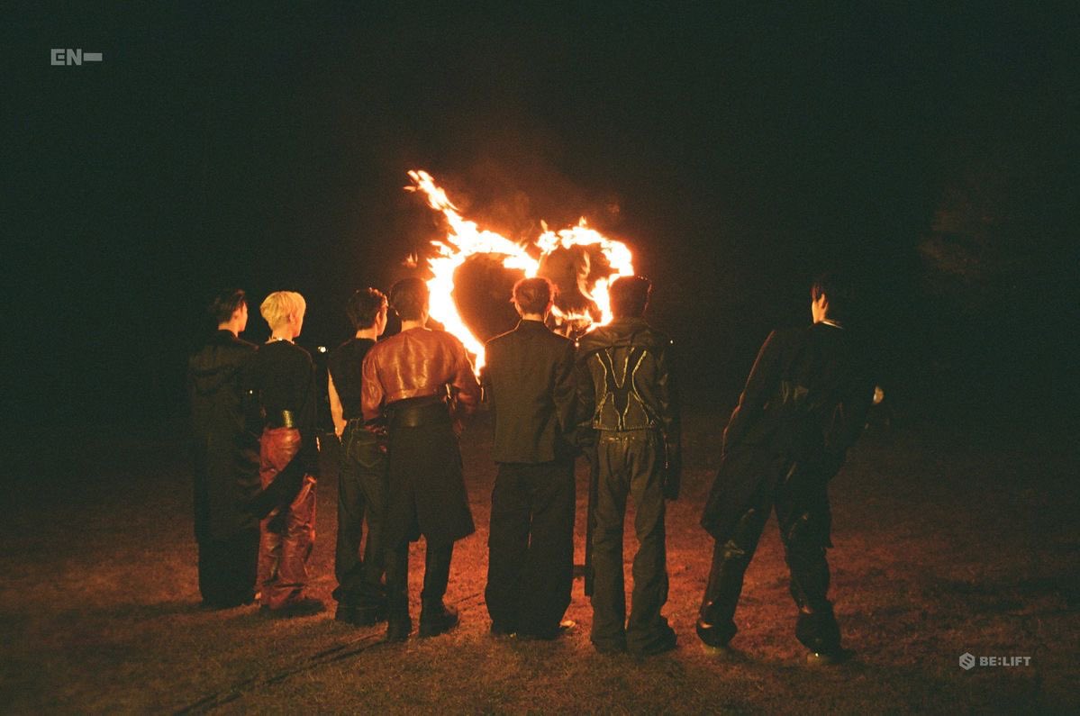 moonandenhypen's tweet image. Happy Valentine's Day