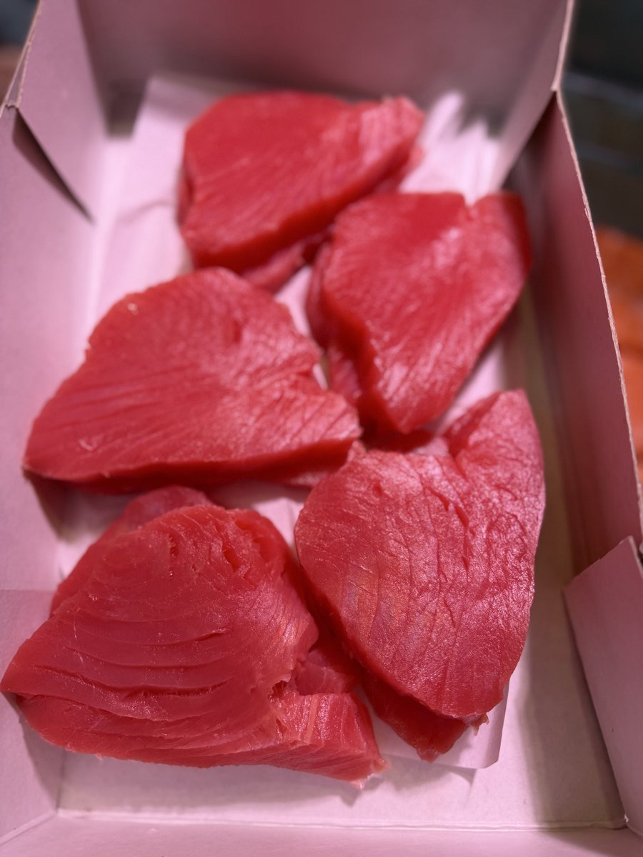 Sashimi Tuna available today 🩷