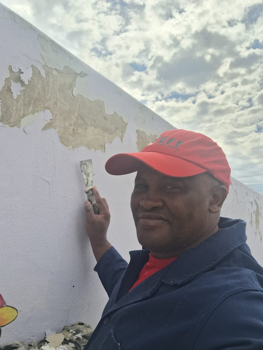 MpumalangaEff's tweet photo. ♦️In Pictures♦️
EFF Lekwa-Dipaleseng SRCT Members and EFF Volunteers are renovating and painting Nursery School as part of #AndriesTatane Cleaning Campaign in ward 11, Shukuma Primary School.
#YearOfVictoryOrDeath
#RegisterToVoteEFF
https://t.co/Y8DIAJTENs https://t.co/5xzLDtFm1M